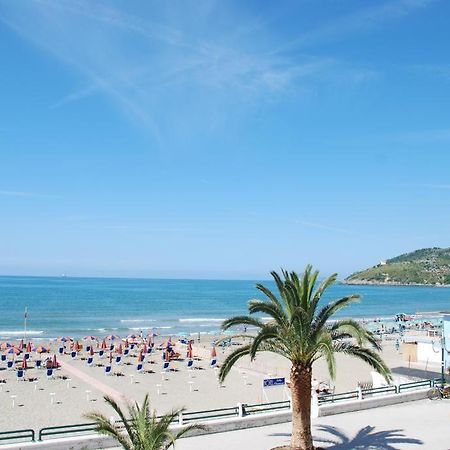 G&M Holiday Home Minturno Exterior photo